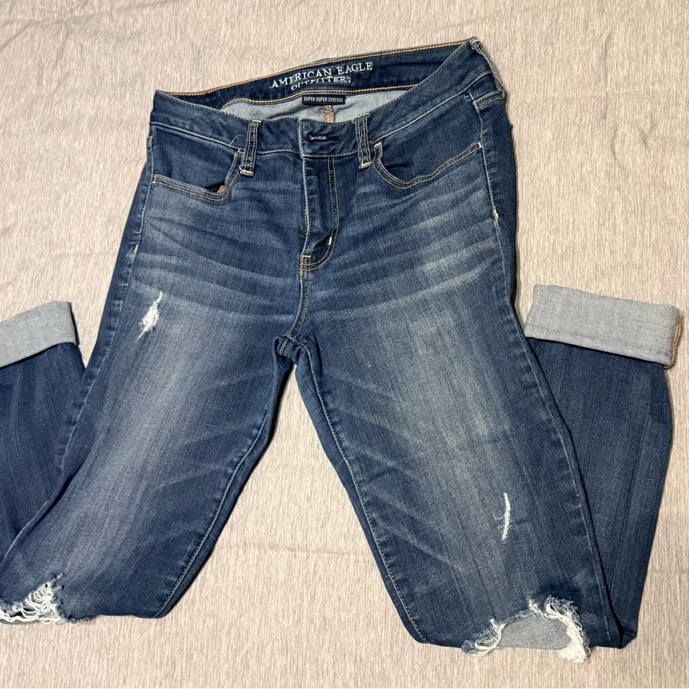American Eagle Outfitters Distressed Blue Cropped Jeans